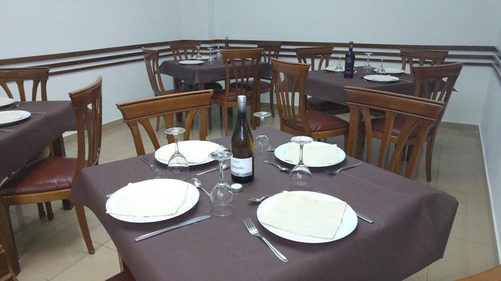 Hostal San Telmo Tui Esterno foto