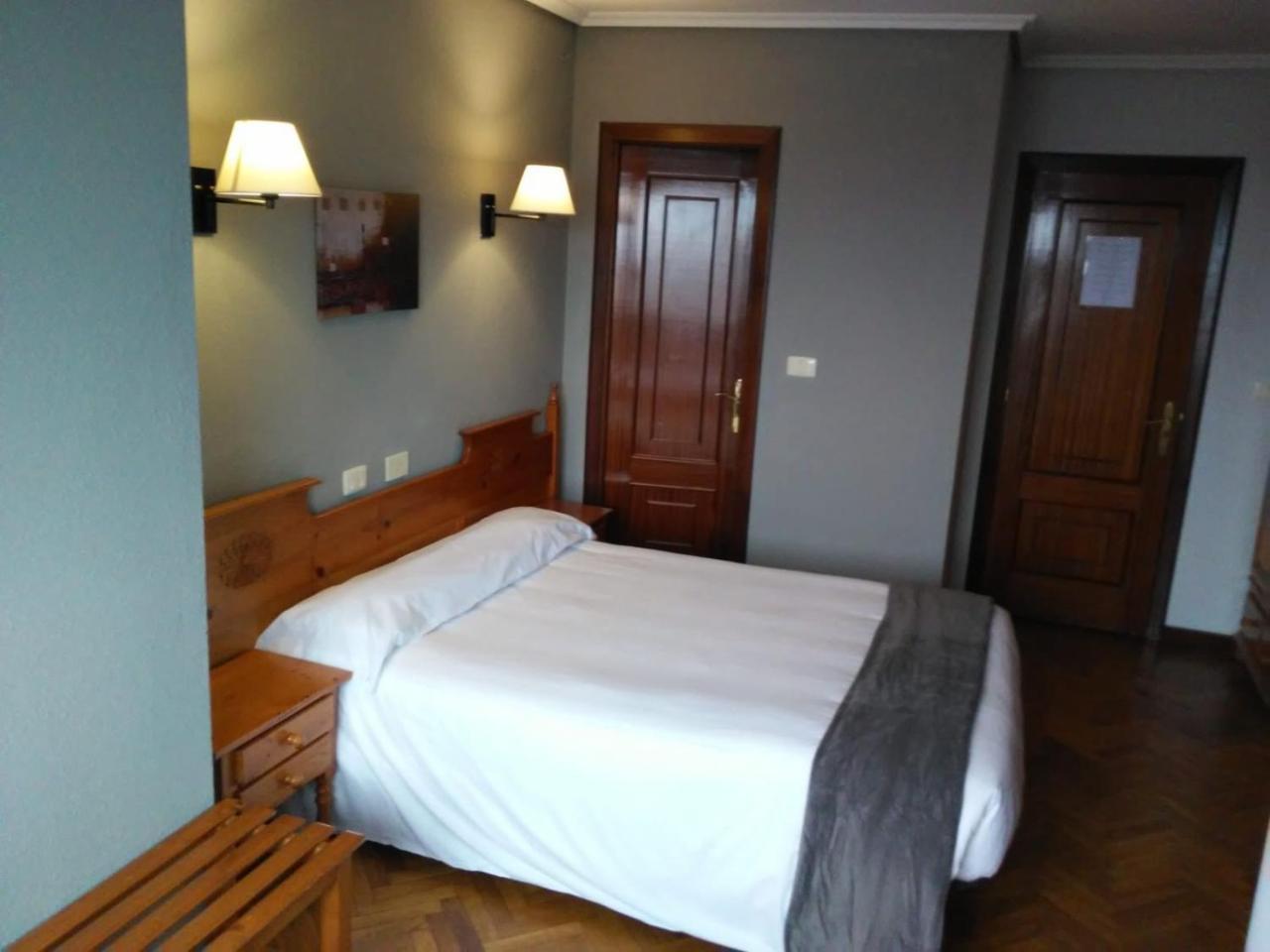 Hostal San Telmo Tui Esterno foto