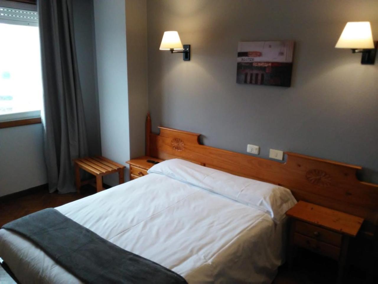 Hostal San Telmo Tui Esterno foto