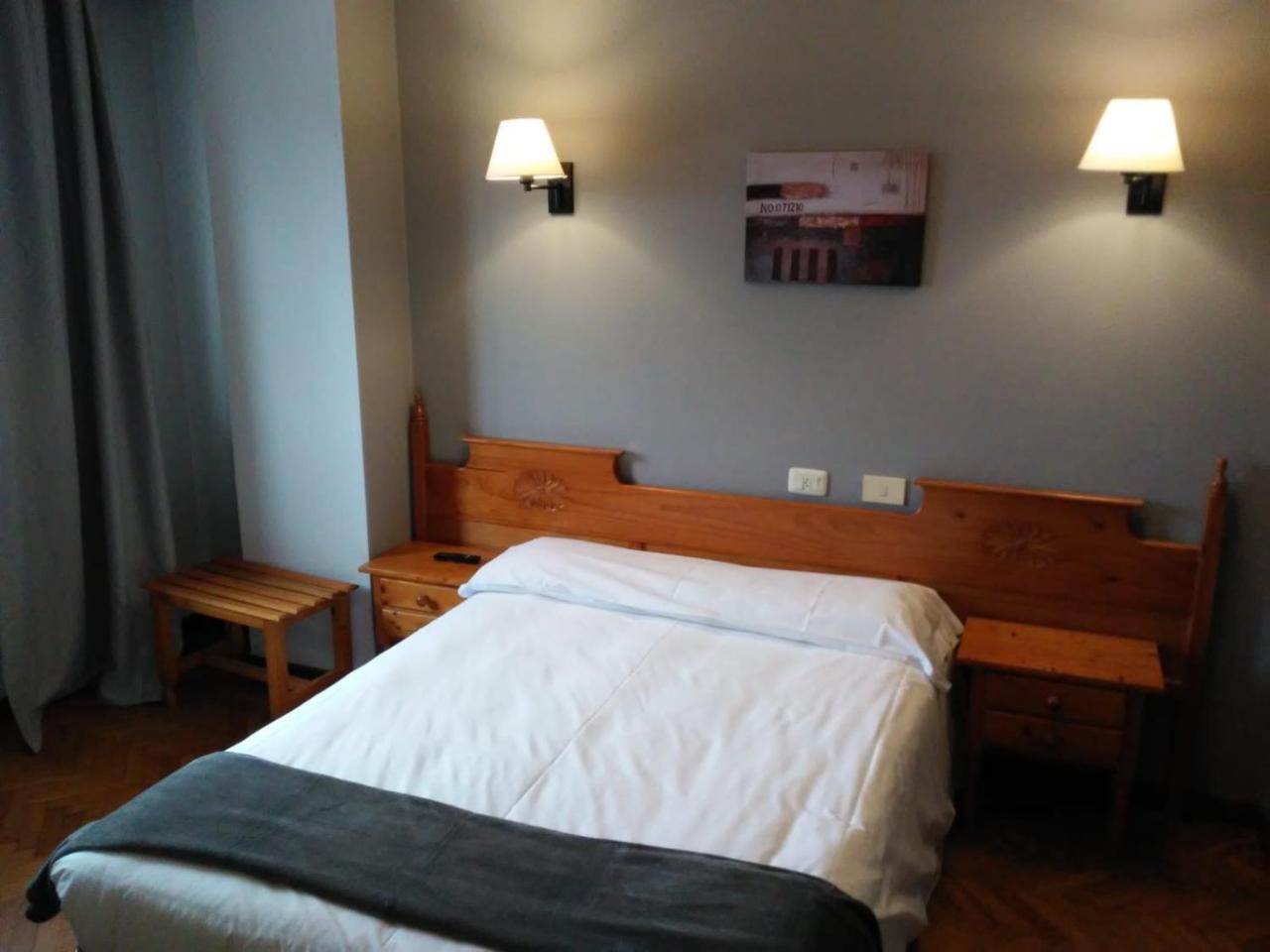 Hostal San Telmo Tui Esterno foto
