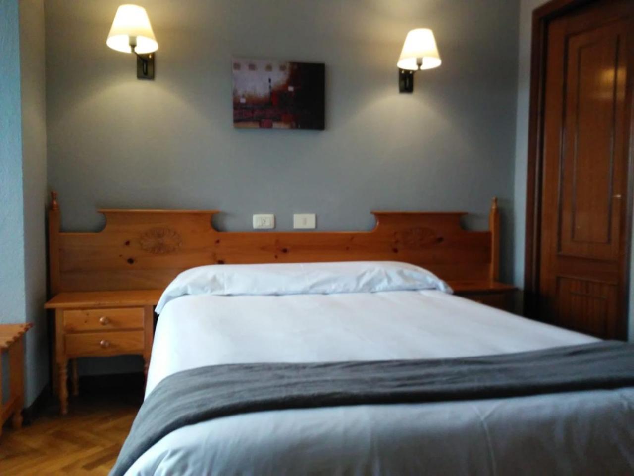 Hostal San Telmo Tui Esterno foto
